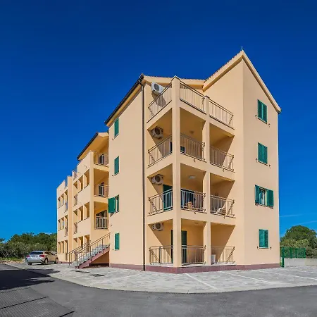Ivana Apartman