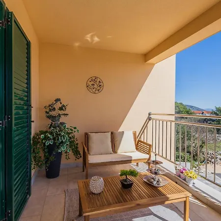 Ivana Apartament *